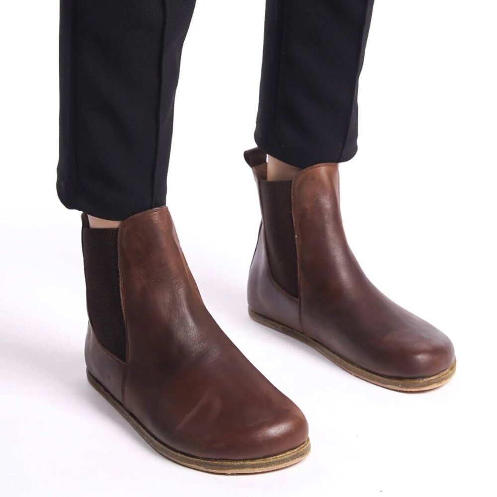 Pelanir Barefoot Chelsea Boot Brown size US 8.5-9 EU 39